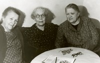 Нина Николаевна, Елена Николаевна, Евгения Николаевна. 1973 г. Хабаровск