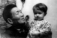 Алексей Вальдю с первой внучкой Людой, 1964