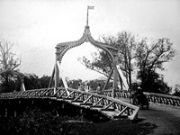 Мост, построенный в 1889 году. Через год по этому мосту проезжал Антон Павлович Чехов