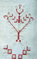 Рис. 2. Мотив древа жизни с обозначением корней в виде ромбических знаков