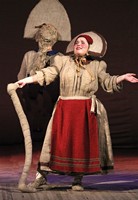 Сцена из спектакля «Шиш» образцового театрального коллектива «Веснушки»