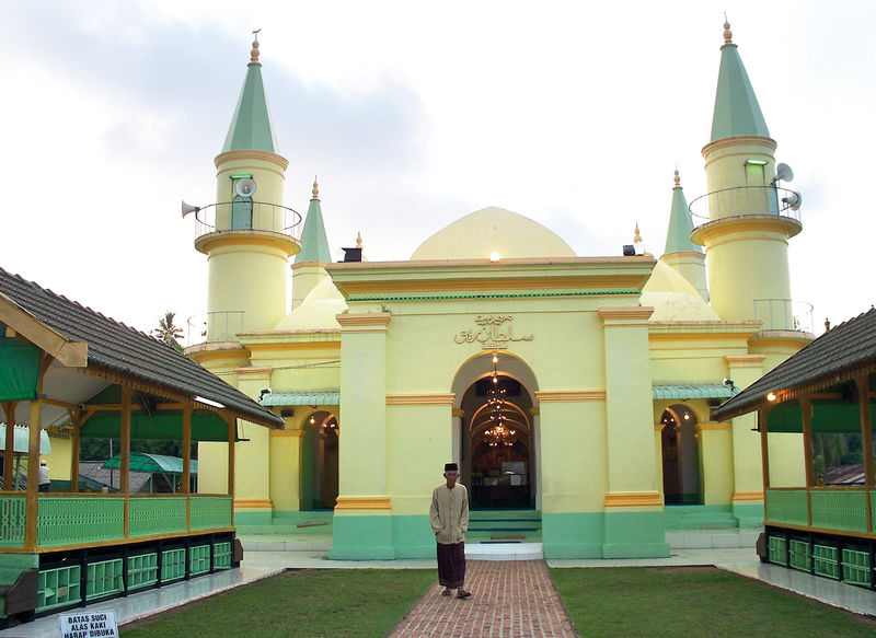 Великая мечеть султана Риау на о. Пеньенгат. Начало XIX в.
