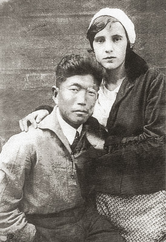 С женой Евдокией Кузьминичной. 1939 