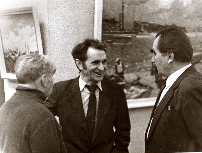 Евгений Михайлович Фентисов (в центре) и Владимир Дмитриевич Овчинников (справа)