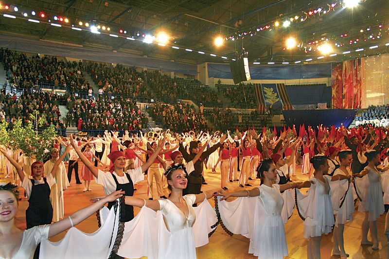 Театрализованное представление «Мы победили вместе», посвященное 65-й годовщине Великой Победы.  СЗК «Платинум Арена». 2010