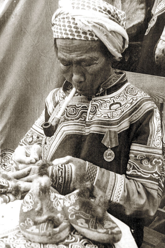 Азихини Кялундзюга – охотница, рукодельница, кавалер ордена Ленина. 1950-е