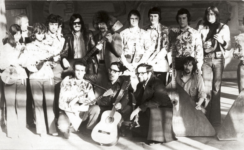Группа «Пудис» из ГДР с хабаровскими музыкантами.  В первом ряду с гитарой Матвей Журавлев. 1970-е