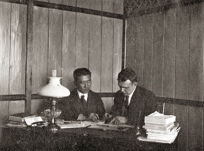 Ву Зы Мин и С.М. Широкогоров. Фото из архива Е.В. Робинсон
