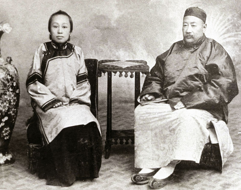 Н.И. Тифонтай с женой Ян-ун-цзы