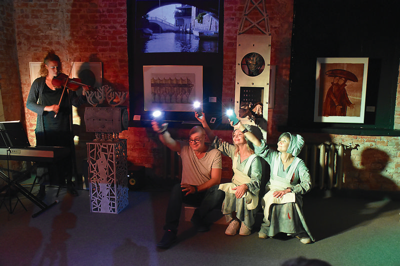 Свет и тень в спектакле-перфомансе Белого театра по пьесе Осипа Мандельштама «Молодость Гете»