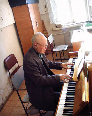 В.С. Поздняков – один из старейших преподавателей колледжа, заслуженный работник культуры