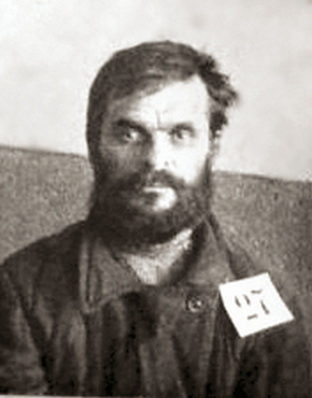 Меркула Зиновьевич Афанасьев, 47 лет. Родился в Австрии